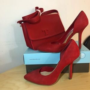 BCBG heels + FREE purse!